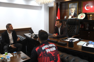 Kadın Futbol Takımından Başkan Çetin’e Ziyaret